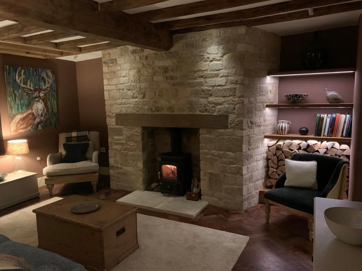 Beautiful Grade 2 Listed Cotswold Stone *