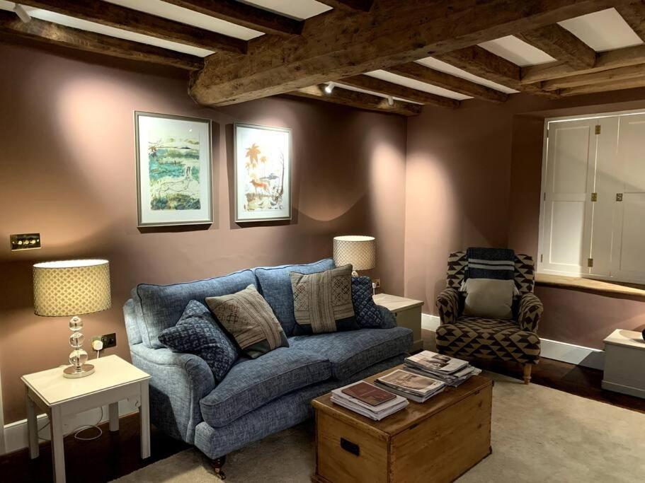 Holiday home Beautiful Grade 2 Listed Cotswold Stone *