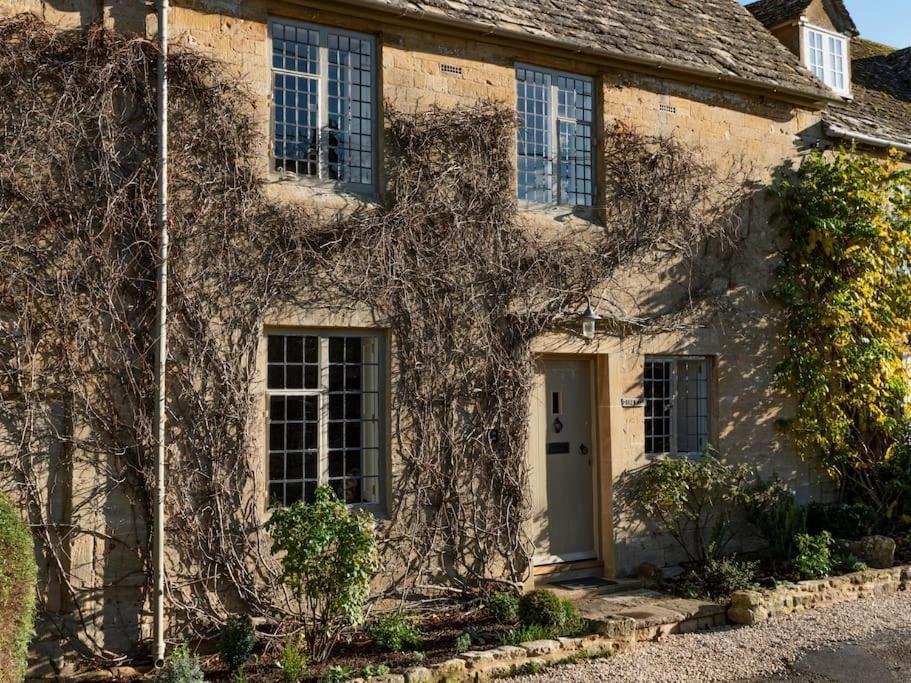 Beautiful Grade 2 Listed Cotswold Stone *