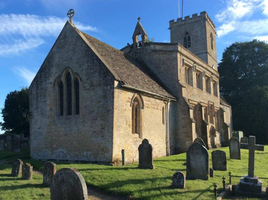 Holiday home Beautiful Grade 2 Listed Cotswold Stone