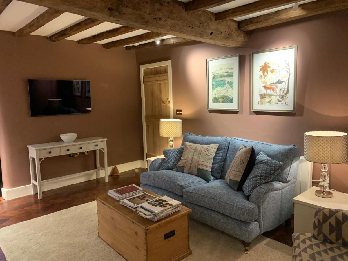 Beautiful Grade 2 Listed Cotswold Stone Holiday home