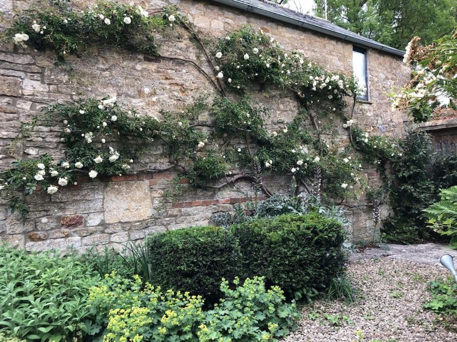 Beautiful Grade 2 Listed Cotswold Stone Holiday home