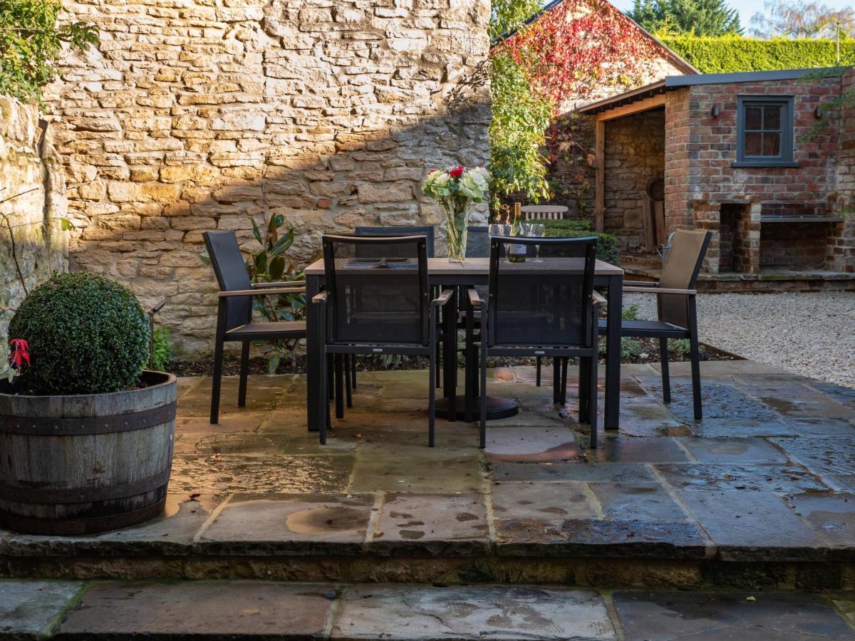 Beautiful Grade 2 Listed Cotswold Stone