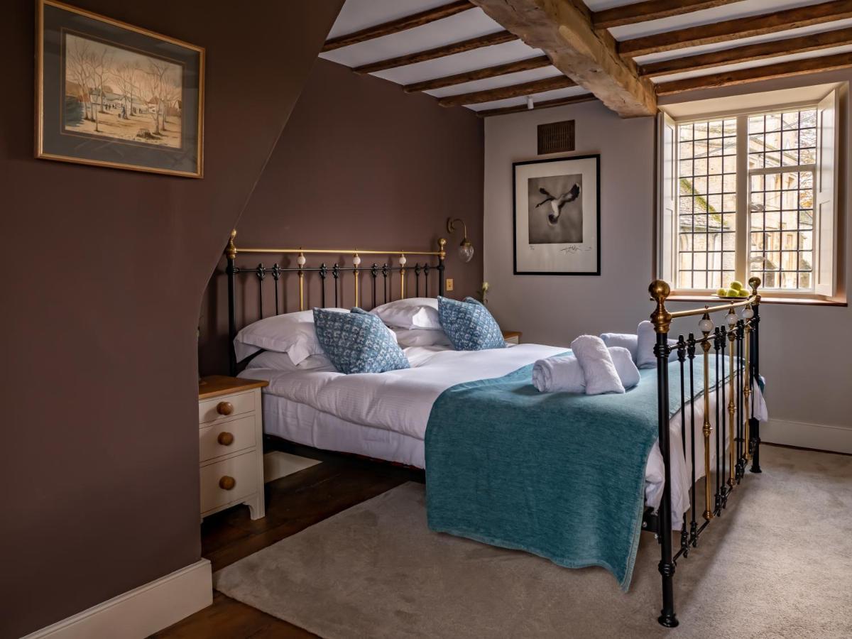 Beautiful Grade 2 Listed Cotswold Stone *