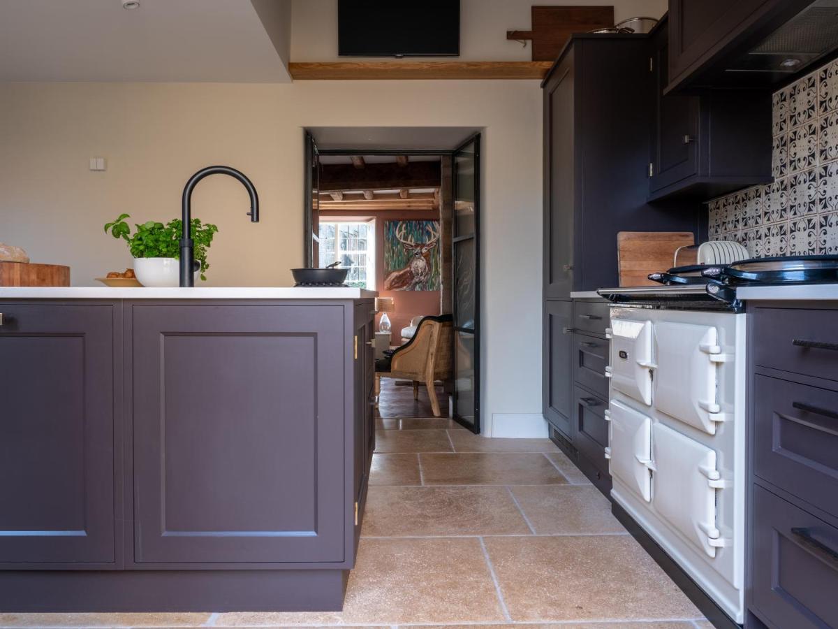 Beautiful Grade 2 Listed Cotswold Stone Holiday home *